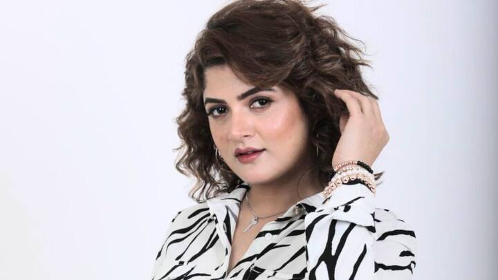 অপহরণের ঘটনায় জড়িয়ে পড়তে গিয়ে, জড়িয়ে যায় দুজনের জীবন। এই ছবিতে অন্যান্য গুরুত্বপূর্ণ ভূমিকায় অভিনয় করেছেন, অভিনেত্রী পায়েল সরকার (Paayal Sarkar), আলেকজান্দ্রা টেলর, সাগ্নিক চট্টোপাধ্যায় (Shagnik Chatterjee), বিলাস দে (Bilash Dey), অত্রি ভট্টাচার্য (Atri Bhattacharyya) ও বুদ্ধদেব ভট্টাচার্য (Budhyadeb Bhattacharyya)।