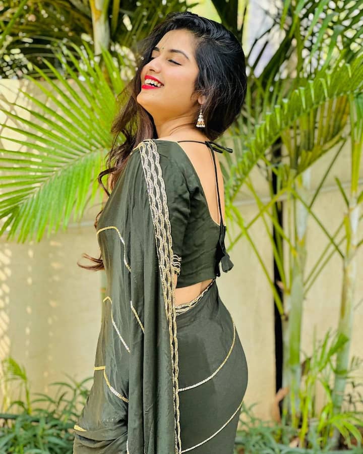 కన్నడలో ఓ సినిమాలో నటించిన ప్రియాంక జైన్, తెలుగులో గోలిసోడా, చల్తే చల్తే, వినరా సోదరా వీరకుమారా, ఎవడూ తక్కువ కాదు లాంటి సినిమాల్లో నటించింది.