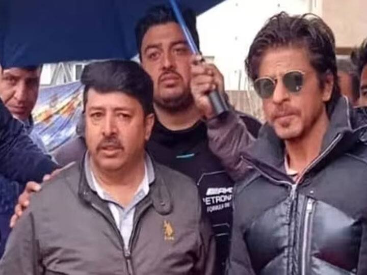 Shah Rukh Khan leaked photo video from Dunki shoot in Kashmir with Taapsee Pannu शूटिंग के दौरान लीक हुआ Dunki का ये वीडियो क्लिप, कश्मीर में बर्फ के बीच तापसी संग शॉपिंग करते दिखे Shah Rukh Khan