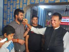 सूडान में फंसे बेटे की घर वापसी पर परिजन हुए भावक, भोपाल में फूल मालाओं से किया स्वागत