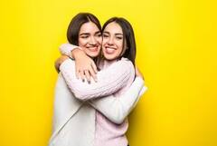 ਜੱਫੀ ਪਾਉਣ ਨਾਲ ਹੁੰਦੇ ਇਹ ਫਾਇਦੇ, ਹਮੇਸ਼ਾ ਰਹੋਗੇ ਤਣਾਅ ਤੋਂ ਦੂਰ ਤੇ...