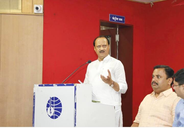 जनतेच्या मनातील भावी मुख्यमंत्री अजितदादाच अशा आशयाचे बॅनर लावण्यात आले आहे.