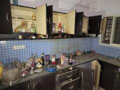 बैचलर को किराए पर फ्लैट देना मकान मालिक को पड़ा भारी, जानें पूरा माजरा