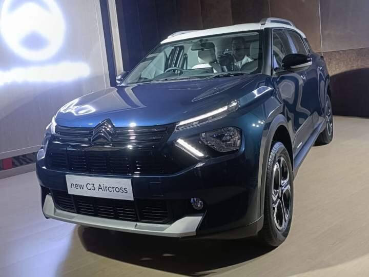 फ्रांस ऑटोमेकर कंपनी सिट्रोएन ने भारत में आखिरकार अपनी Citroen C3 Aircross SUV से पर्दा उठा दिया है. यह कंपनी का चौथा प्रोडक्ट है.