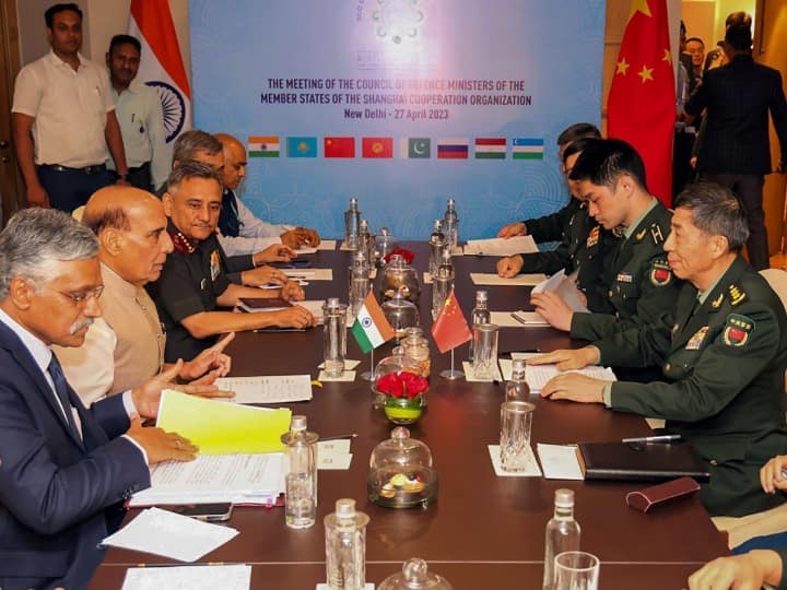 Rajnath Singh to China defence minister Li Shangfu: All issues at LAC need to be resolved ANN India China Talk: न हाथ मिले और न दिल, सीमा तनाव पर राजनाथ सिंह ने चीन के रक्षा मंत्री से की दो-टूक बात
