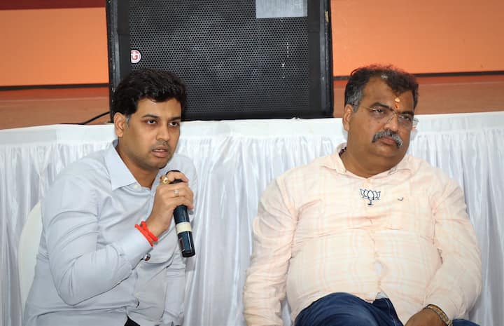 मागील दौऱ्यात त्यांना खराब रस्त्यांचा अनुभव आल्याने कोल्हापूर मनपाच्या मुख्य शहर अभियंत्यांची तडकाफडकी बदली करण्यात आली होती.
