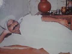 62 दिनों से फरार है शाइस्ता! सामने आईं पुरानी तस्वीरें, अखिलेश संग दिखा अतीक