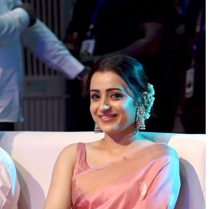 இந்த நிகழ்ச்சிகளில் த்ரிஷா, ஜெயம் ரவி, ஐஸ்வர்யா லட்சுமி, ஐஸ்வர்யா ராய், மணிரத்னம் உள்ளிட்டோர் கலந்து கொண்டனர்.