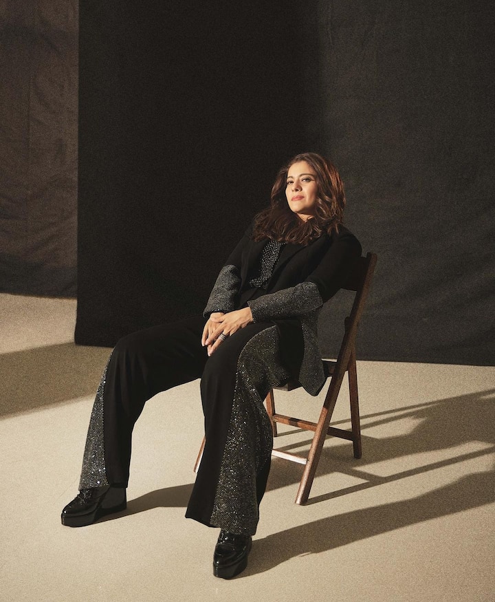 The Manish Malhotra’s pantsuit had silver blingy embellishment.