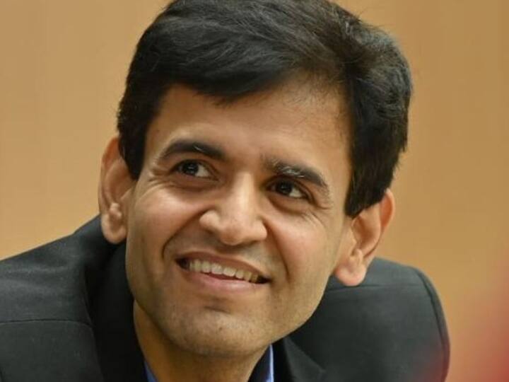 IAS Udit Prakash Rai again in trouble Delhi Vigilance Department issued notice  Delhi: मुसीबत में फंसे IAS उदित प्रकाश राय, लगे ये आरोप, दिल्ली सतर्कता विभाग ने नोटिस जारी कर मांगा जवाब 