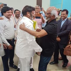 Rajinikanth: என்.டி.ஆரின் நூற்றாண்டு விழாவை கொண்டாட விஜயவாடாவிற்கு விரைந்த ரஜினியை அன்புடன் வரவேற்ற பாலகிருஷ்ணா!