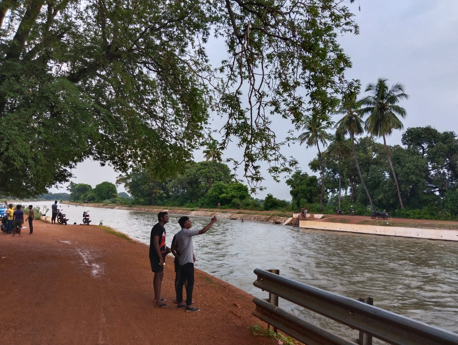 Kandithampattu Kalyanaodai: இயற்கை எழில் கொஞ்சும் கண்டிதம்பட்டு கல்யாண ஓடை பகுதி: செலவில்லாத செம பிக்னிக் ஸ்பாட்டாகிறது