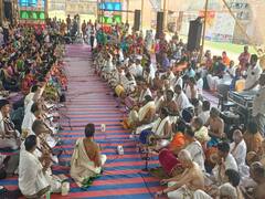 திருவாரூரில் சங்கீத மும்மூர்த்திகள் இசை விழா; பஞ்சரத்தன கீர்த்தனையை இசைத்து பாடிய கலைஞர்கள்