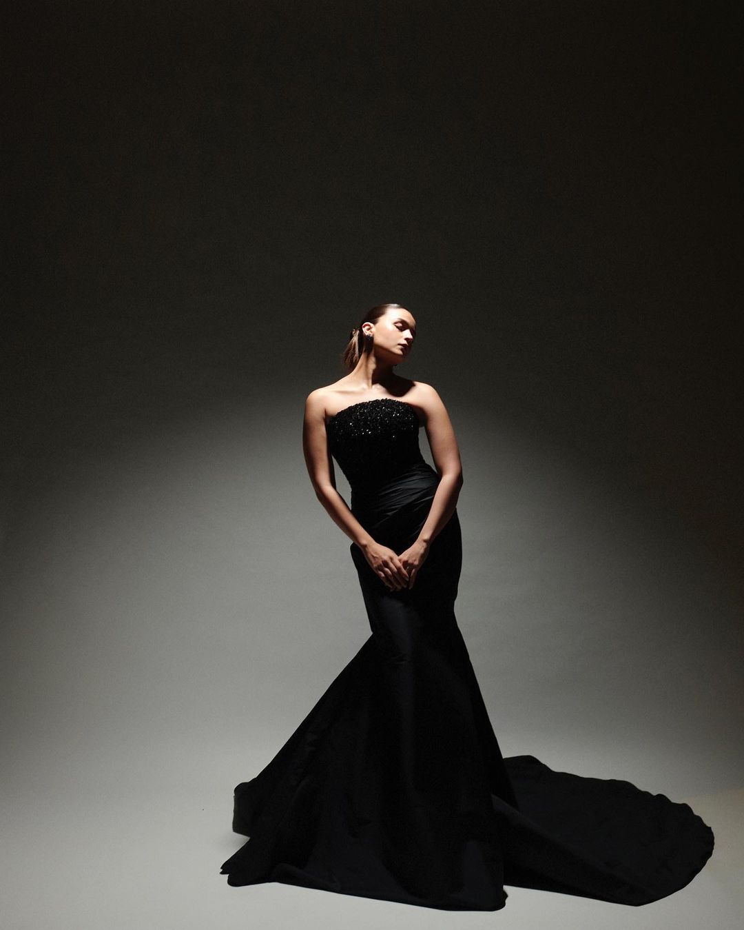 Bollywood Actress Wear Black Palazzo Dress