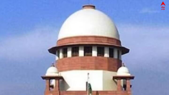 বিচারপতি অভিজিৎ গঙ্গোপাধ্যায়ের এজলাসে প্রাথমিক নিয়োগ দুর্নীতির সব মামলা অন্য বিচারপতিকে দেওয়ার নির্দেশ। কলকাতা হাইকোর্টের ভারপ্রাপ্ত প্রধান বিচারপতিকে নির্দেশ সুপ্রিম কোর্টের।