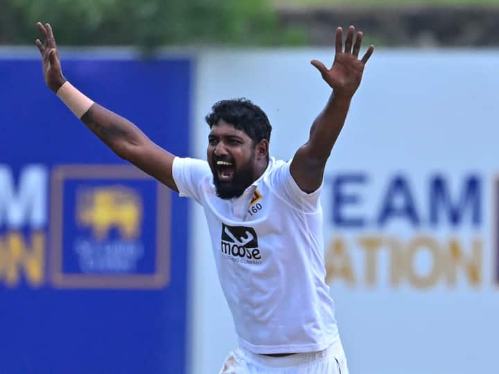Sri Lanka Prabath Jayasuriya Test Record second quickest spinner to 50 Test wickets SL vs IRE SL vs IRE: आयरलैंड के खिलाफ प्रभाथ जयसूर्या ने अपने नाम किया बड़ा रिकॉर्ड, इस खास फेहरिस्त में हुए शामिल
