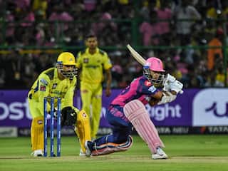 IPL 2023: CSK के खिलाफ धुंआधार पारी देख जायसवाल के मुरीद हुए धोनी, तारीफ में कह दी बहुत बड़ी बात