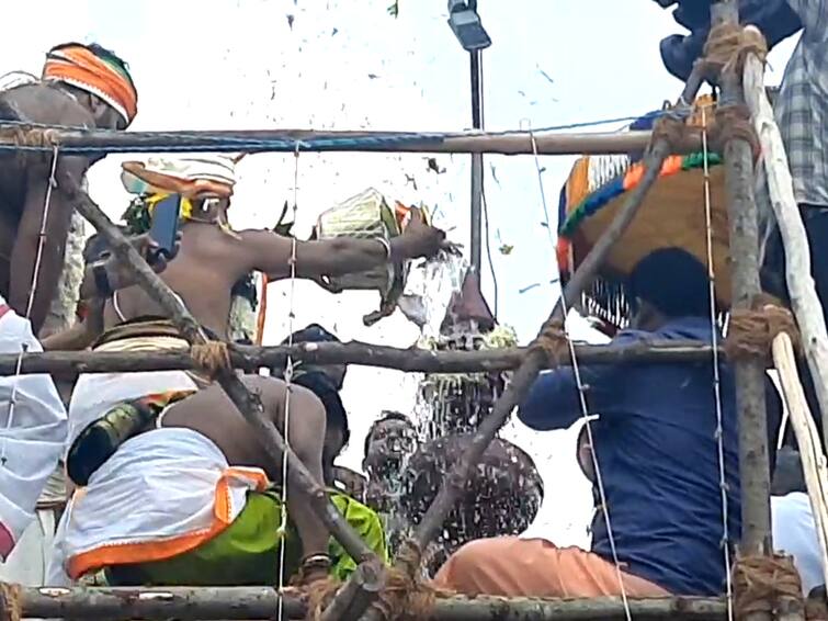 700 years old Chola era Perambur Subramania Swamy temple Kudumkuku ceremony TNN 700 ஆண்டுகள் பழமை வாய்ந்த சோழர் காலத்தில் கட்டப்பட்ட பெரம்பூர் சுப்ரமணிய சுவாமி கோயில் குடமுழுக்கு விழா