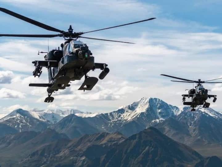 US Army Apache AH-64 helicopter crash during training flight in alaska US Army Helicopter Crash: ट्रेनिंग से लौट रहे थे अमेरिकी सेना के दो हेलीकॉप्टर, अचानक हुए क्रैश, जानें क्या है पूरा मामला