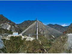 अब कश्मीर के दूर-दराज इलाकों में पहुंचेगी रेल सेवाएं, तैयार हो रहा भारत का पहला केबल आ​धारित पुल 