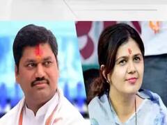 पंकजा मुंडे उजव्या तर धनंजय मुंडे डाव्या बाजूच्या मंडपात, परळीच्या मतदान केंद्राबाहेर दोन्ही नेते तळ ठोकून 