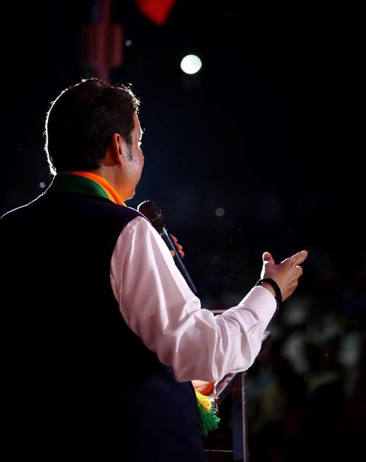 मॉरिशस दौऱ्यात देवेंद्र फडणवीस राष्ट्रपती पृथ्वीराज सिंह रुपन यांचीही भेट घेणार आहेत. त्यानंतर ते 29 किंवा 30 एप्रिल रोजी रात्री उशिरा भारतात परततील.