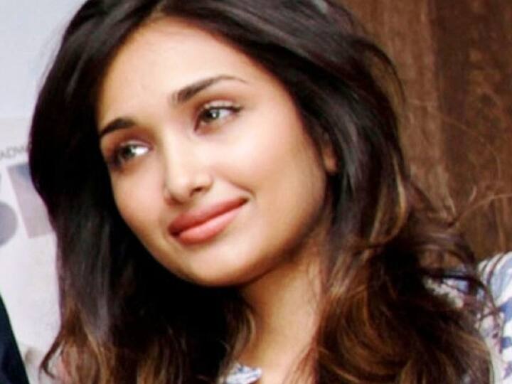2008 मध्ये प्रदर्शित झालेल्या  गजनी या चित्रपटात जियानं काम केलं.