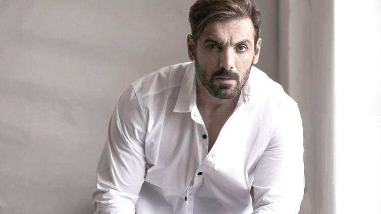 John Abraham makes a return to YRF’s Dhoom franchise John Abraham: 'ধুম'-এ ফিরছেন জন আব্রাহাম, বিশেষ চরিত্রে দেখা মিলতে পারে কিং খানেরও