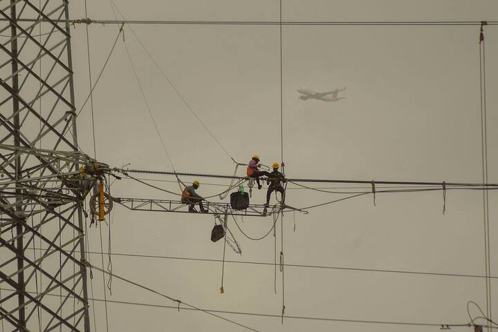 ২০০৩ সাল থেকে ILO ২৮ এপ্রিলের এই দিনটি পালন করা শুরু করে। ট্রেড ইউনিয়ন আন্দোলন বা শ্রমিক আন্দোলনের তরফে আবেদন জানান হয়েছিল, তারপরেই এই পদক্ষেপ করে ILO.