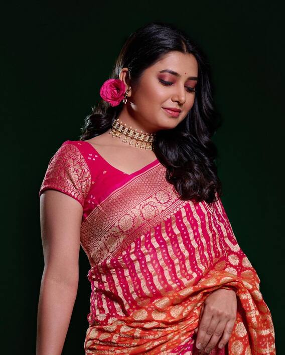 प्राजक्ताचा खास लूक