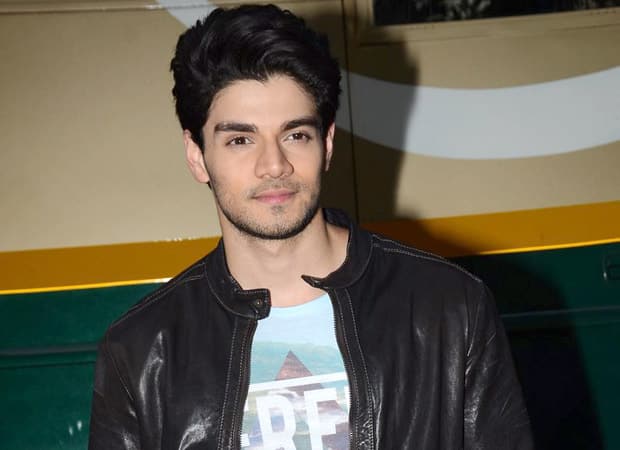 Sooraj Pancholi : सूरजने अभिनयासह सहाय्यक दिग्दर्शक म्हणूनदेखील काम केलं आहे.