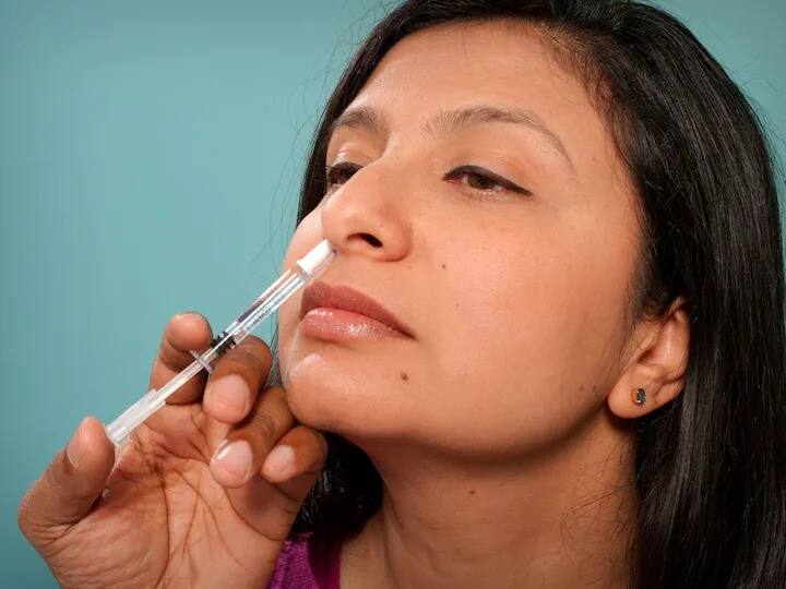 Mumbai Corona Update iNCOVACC vaccine will be given to senior citizens in Mumbai from today Mumbai  Corona Update: मुंबईत ज्येष्ठ नागरिकांना आजपासून नाकावाटे देणार इन्कोव्हॅक लस, पालिकेच्या 24 वॉर्डांमधील निवडक केंद्रांवर लस उपलब्ध