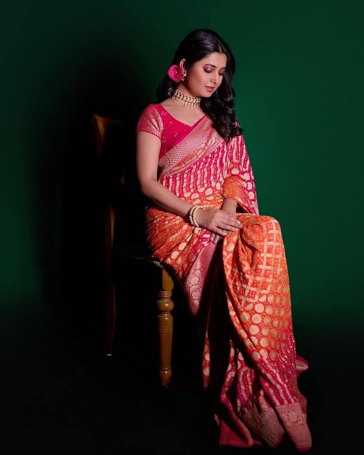 अभिनेत्री प्राजक्ता माळी (Prajaktta Mali) ही तिच्या अभिनयानं प्रेक्षकांची मनं जिंकते.