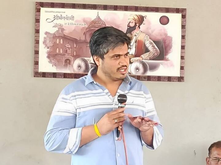 राष्ट्रवादीच्या वर्धापनदिनाचा कार्यक्रम अहमदनगरमध्येच का? रोहित पवारांनी सांगितले कारण Maharashtra political news Why NCP foundation day event in Ahmednagar Rohit Pawar said the reason राष्ट्रवादीच्या वर्धापनदिनाचा कार्यक्रम अहमदनगरमध्येच का? रोहित पवारांनी सांगितले कारण