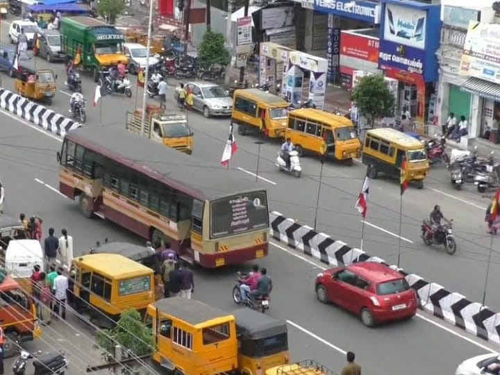 சமூக வலைதளங்களில் அவதூறு கருத்து- கரூர் அதிமுக ஐ.டி.விங் மாவட்ட துணைத் தலைவர் கைது