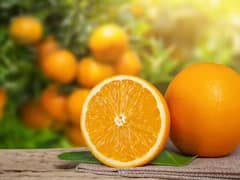 गुणों की खान है संतरा...लेकिन इसे खाने से सेहत को नुकसान भी काफी होता है, जानिए कैसे