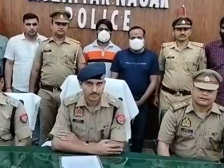 Muzaffarnagar Weapons seized by police during checking before UP Nikay Chunav two smugglers arrested Ann Muzaffarnagar News: निकाय चुनाव से पहले चेकिंग के दौरान पुलिस के हाथ लगी हथियारों की खेप, दो तस्कर गिरफ्तार