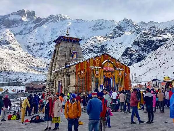 chardham-yatra-2023-kedarnath-uttarakhand-snowfall-administration-appeals-to-postpone-yatra Chardham Yatra 2023: ਕੇਦਾਰਨਾਥ ਧਾਮ 'ਚ ਖਰਾਬ ਮੌਸਮ ਨੂੰ ਲੈ ਕੇ ਪ੍ਰਸ਼ਾਸਨ ਨੇ ਕੀਤੀ ਇਹ ਅਪੀਲ, ਯਾਤਰੀਆਂ ਲਈ ਲਾਗੂ ਹੋਵੇਗਾ ਨਵਾਂ ਸਿਸਟਮ