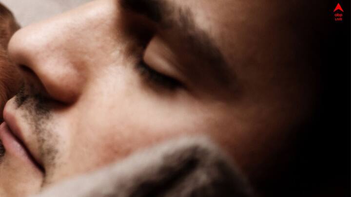 ঘুম কম হলেও শরীরের উপর প্রভাব ফেলে। হজমে প্রভাব পড়লেও এই রোগে বেশ ক্ষতি। তাই নির্দিষ্ট সময়ে ঘুমোনো উচিত।