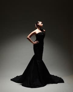 Filmfare Awards 2023 में आलिया भट्ट का जलवा, ब्लैक ऑफ शोल्डर गाउन में दिखा ग्लैमरस अवतार