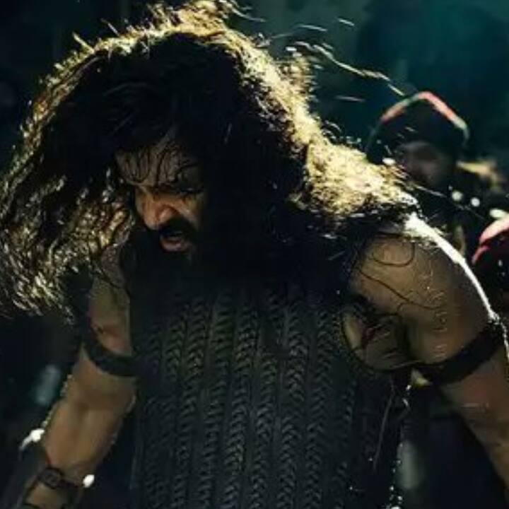 மிகுந்த எதிர்பார்ப்புகளுக்கிடையே இன்று வெளியாகியுள்ள படம் பொன்னியின் செல்வன் 2. இந்த படத்திற்கு பல ரசிகர்கள் பாசிடிவான விமர்சனத்தை கொடுத்துள்ளனர்.