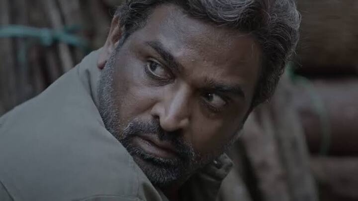 இதனால் பெரும் எதிர்பார்ப்போடு ரசிகர்கள் நள்ளிரவு வெளியான படத்தை பார்த்து அதிர்ச்சியடைந்துள்ளனர்