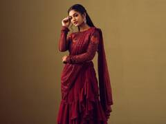 ఈ బ్యూటీని ఎక్కడో చూసినట్లుంది కదూ - మీ ఫోన్ మాత్రమే ఆమెకు ఇవ్వద్దు సుమా!