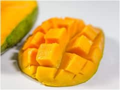 Mango: మామిడిపండును తిన్నాక నీళ్లు తాగితే ఇలా జరిగే అవకాశం