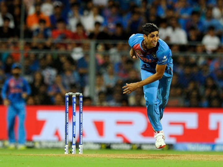 Happy Birthday Ashish Nehra: भारतीय क्रिकेट टीम के पूर्व तेज गेंदबाज आशीष नेहरा आज अपना बर्थडे मना रहे हैं. नेहरा क्रिकेट करियर के दौरन सटीक बॉलिंग करने के लिए मशहूर रहे.