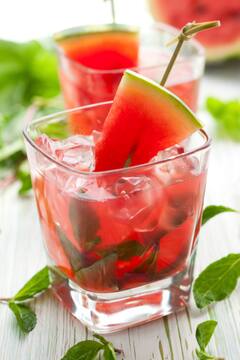 Watermelon mojito recipe : கொளுத்தும் வெயிலிற்கு குளு குளு தர்பூசணி மோஜிடோ!