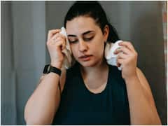 Sweating: వాతావరణం చల్లగా ఉన్నా చెమట పడుతుందా? అయితే మీకు ఈ సమస్య ఉన్నట్టే