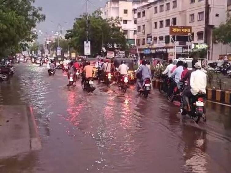 Maharashtra Rain news Heavy unseasonal rain in various parts of the state Maharashtra Rain : राज्यात अवकाळीचा तडाखा, शेती पिकांना मोठा फटका; मराठवाड्यात 10 जणांचा मृत्यू  