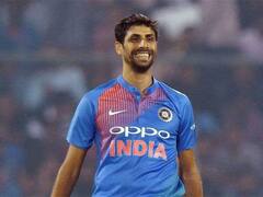 Ashish Nehra Birthday: डेब्यू टेस्ट में फटे जूते पहनकर खेले थे आशीष नेहरा, बर्थडे पर पढ़ें कैसे संघर्ष के बाद हासिल किया मुकाम