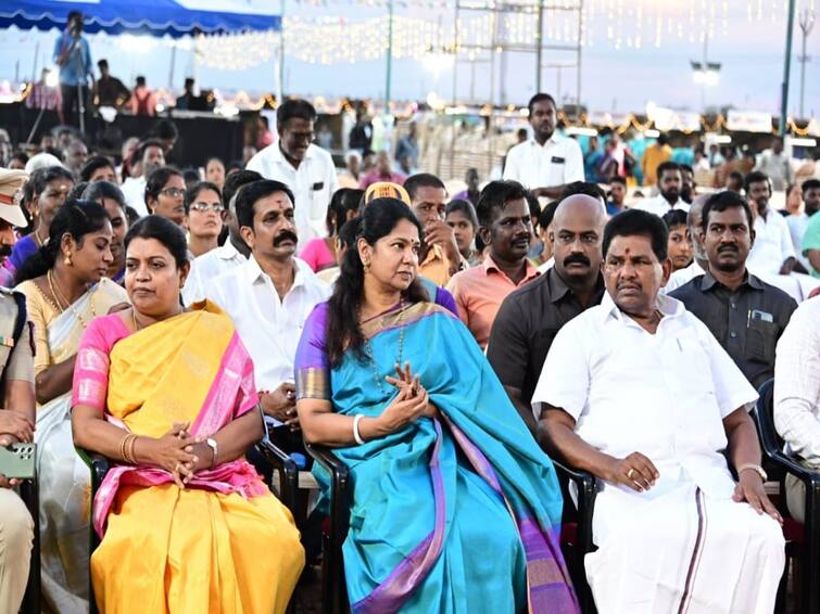 Sand-based art forms should be brought to the next generation Kanimozhi MP தூத்துக்குடியில் 2-வது நெய்தல் கலைத்திருவிழா -  கனிமொழி எம்பி தொடங்கி வைத்தார்